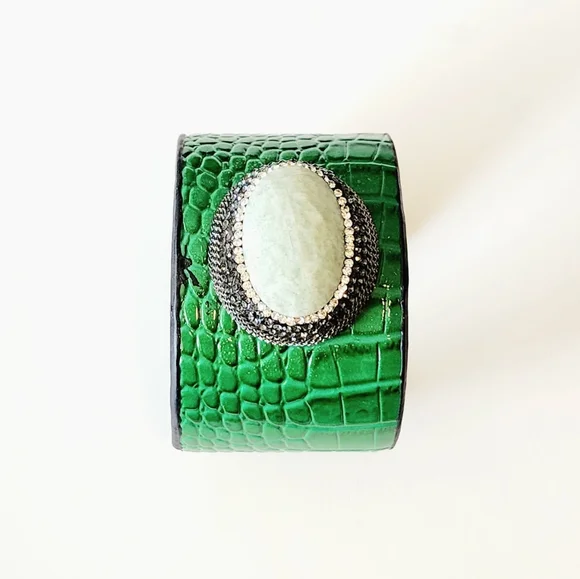 Chain Wrapped Green Quartz Embossed Green Leather Cuff Bracelet - Picture 3 of 3